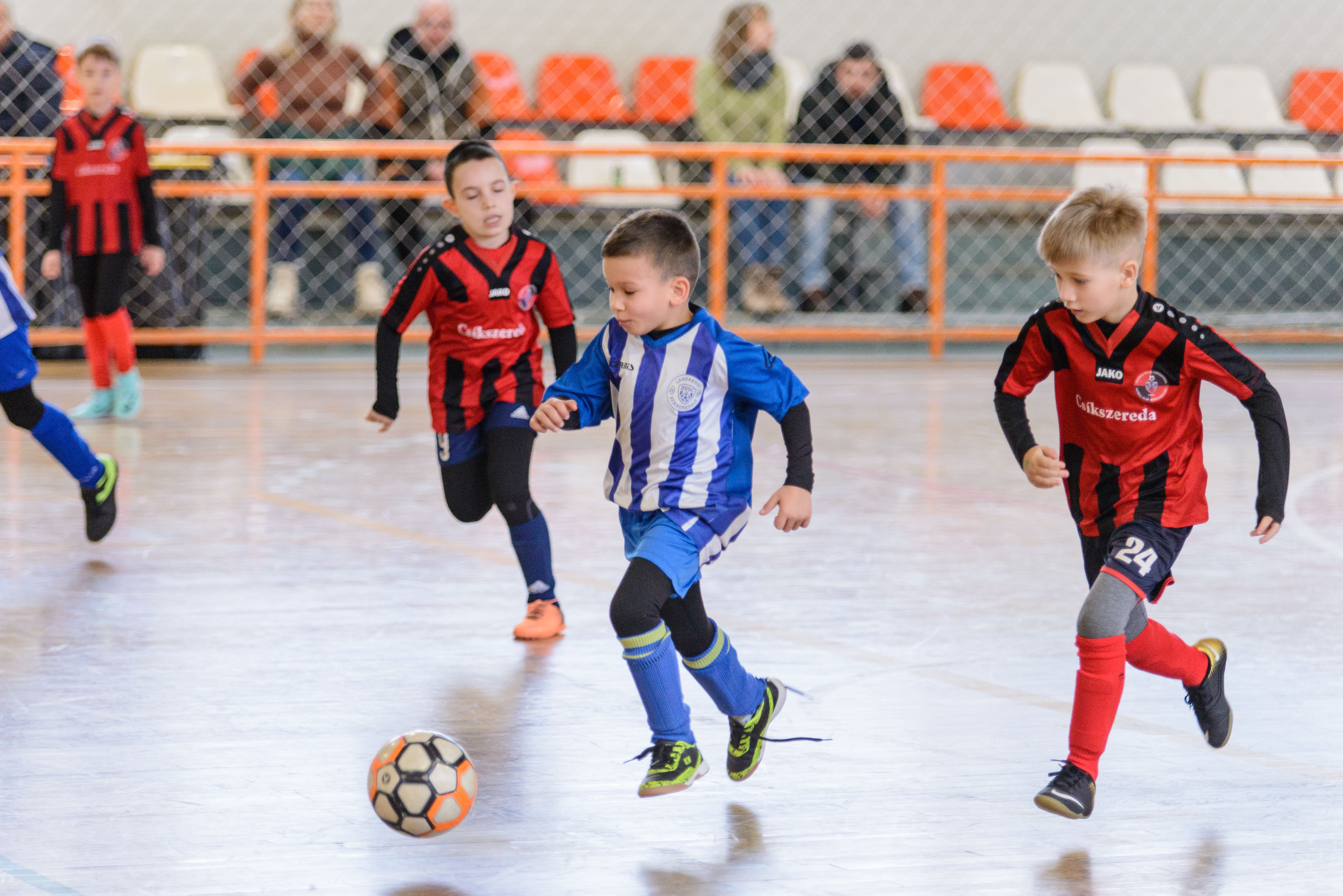 Események | A Szászrégeni Sporting nyerte a Csíkszereda Kupát az U8-asok mezőnyében