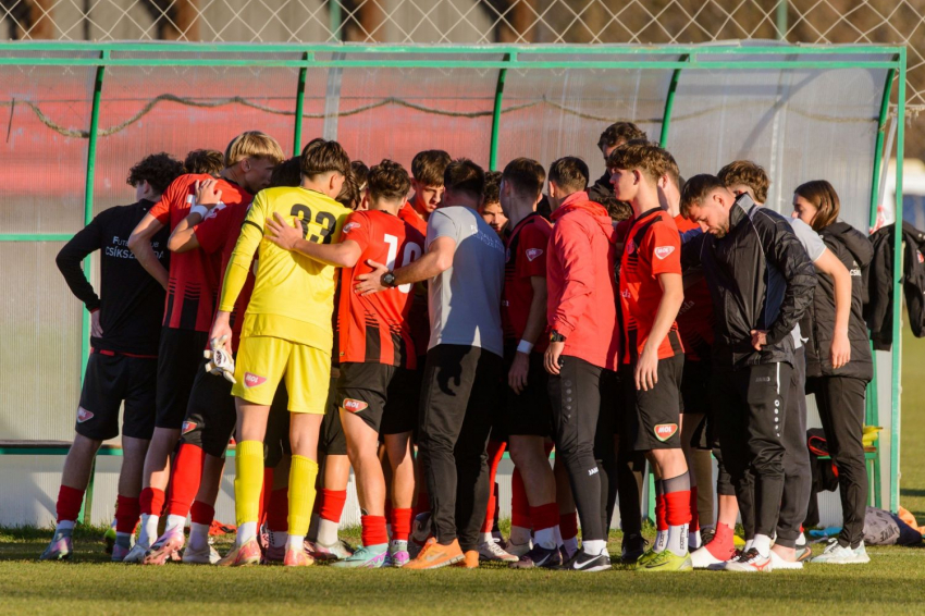 U17 | U18 | Vereség és gól nélküli döntetlen Zsukon
