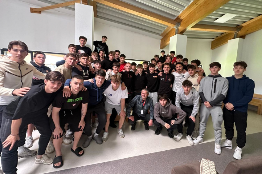 Focisnemzedékek közötti találkozások