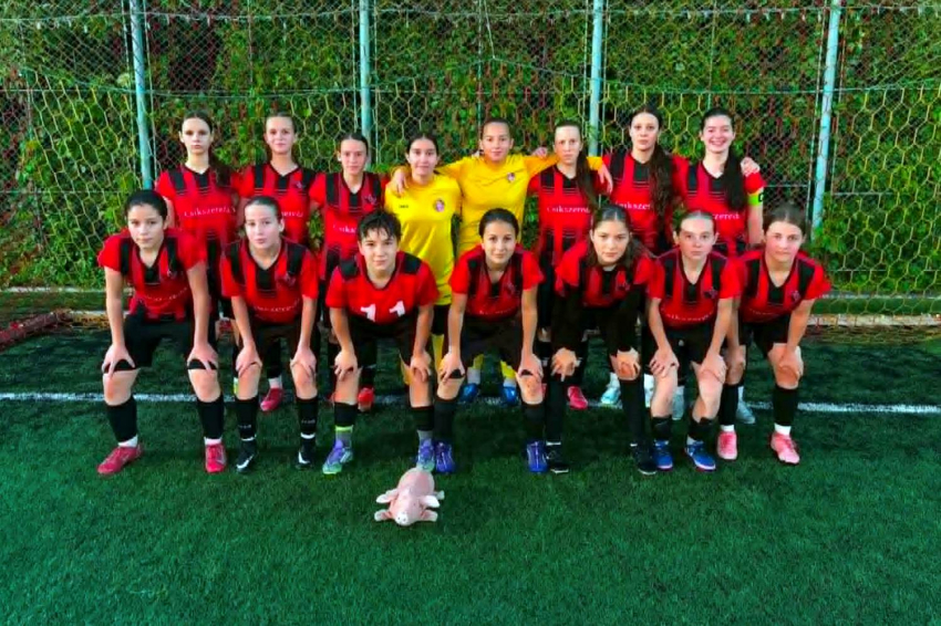 U15 lányok | Tíz mérkőzésből tíz győzelem